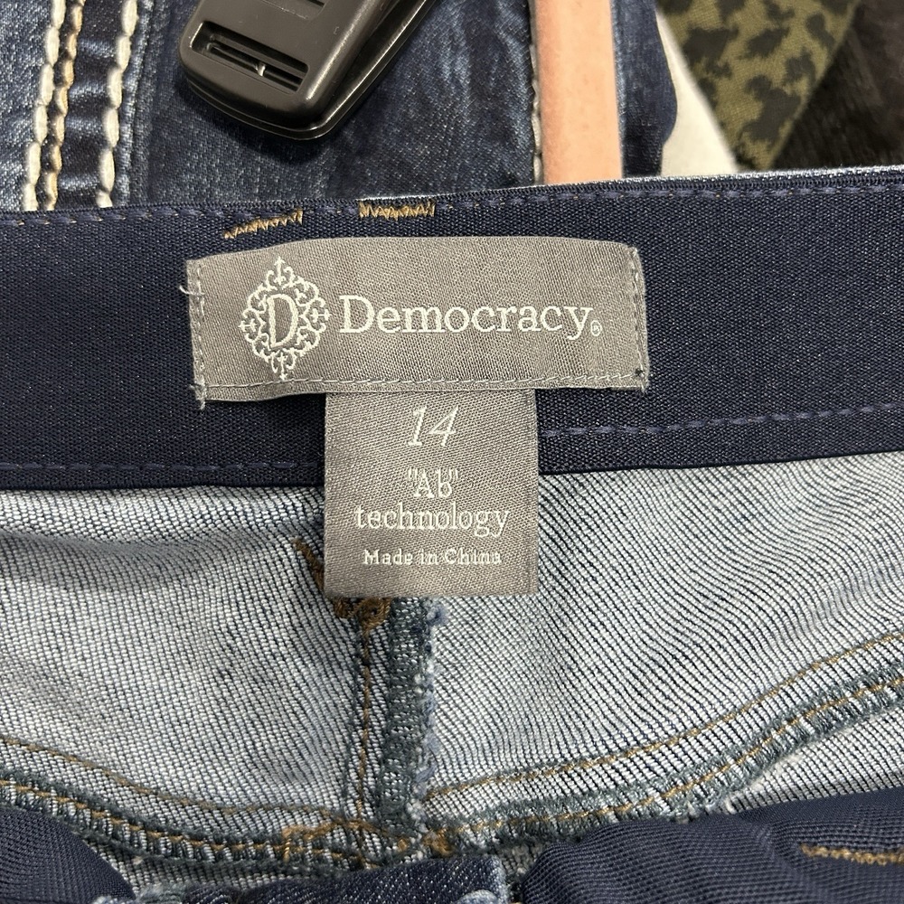 Democracy Jeans Ab Technology Bootcut Women's Size 14 Stretch Dark Wash Distress - Picture 11 of 13